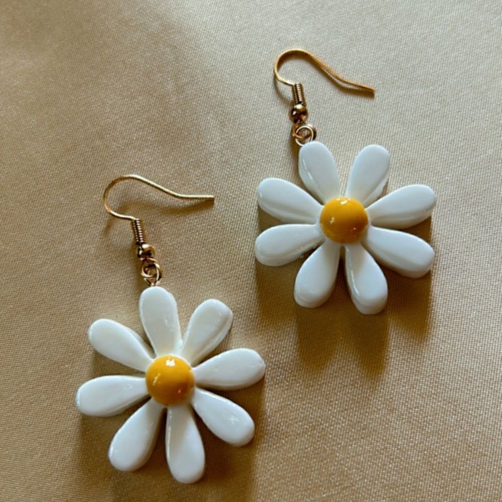 bohemian white flower earrings A440
